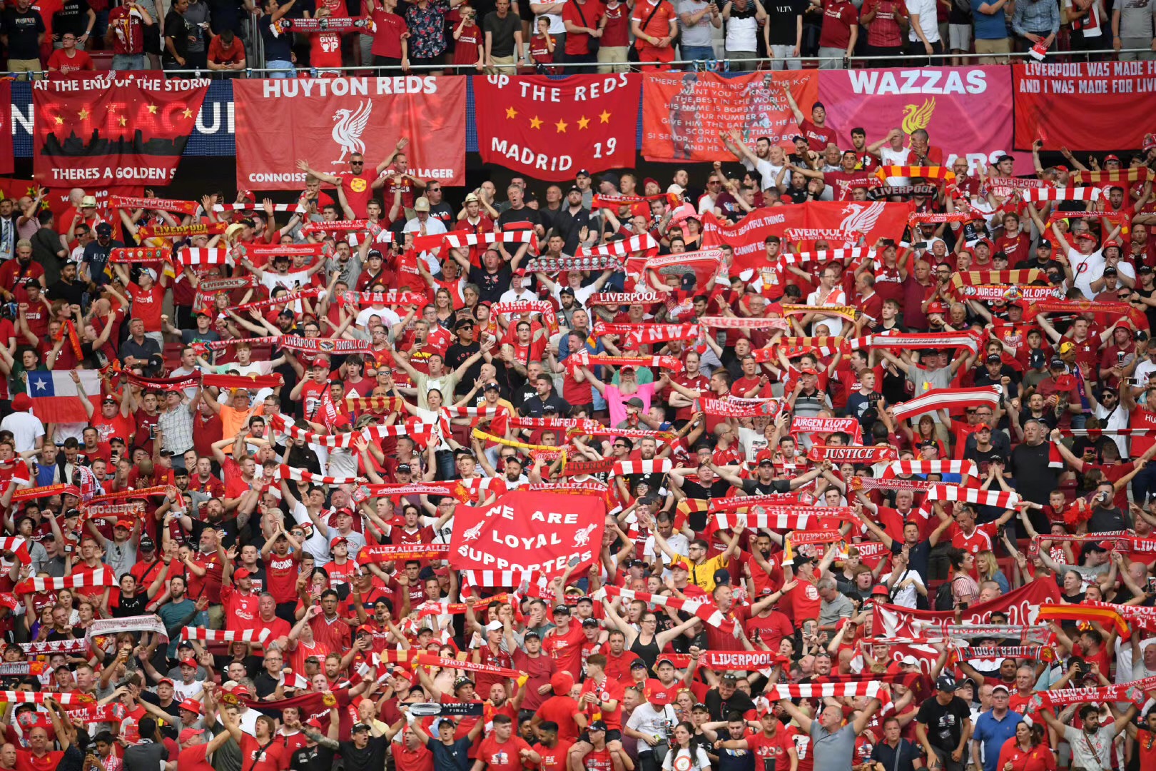 曼联计划打破转会纪录，签下埃利奥特·安德森和马特塔，争夺关键球员。