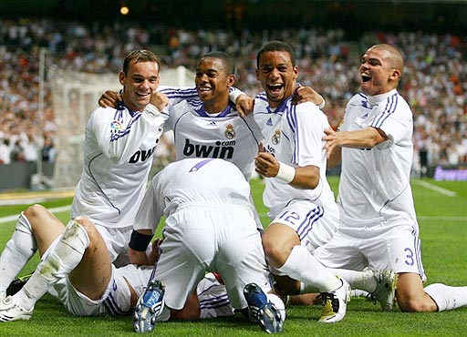 温格：除英超球队之外，拜仁和巴黎是最有希望赢得欧冠的球队（温格：除去英超队，拜仁与巴黎是欧冠夺冠最大热门）