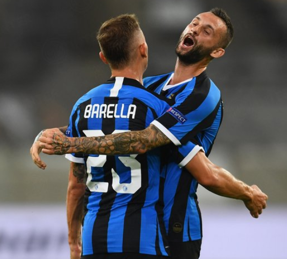 曾经的前场搭档！安东尼和拉什福德拥抱这一刻，你想到了什么？