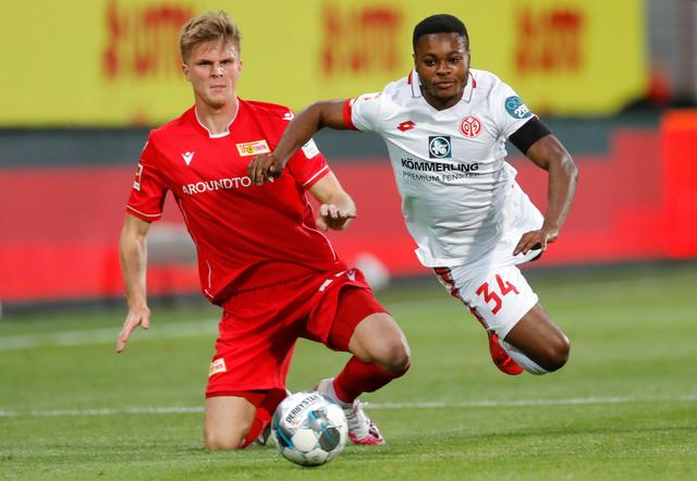 本菲卡遇苦主仍难翻身 数据示切尔西小胜晋级（本菲卡难破苦主魔咒，数据看好切尔西小胜晋级）