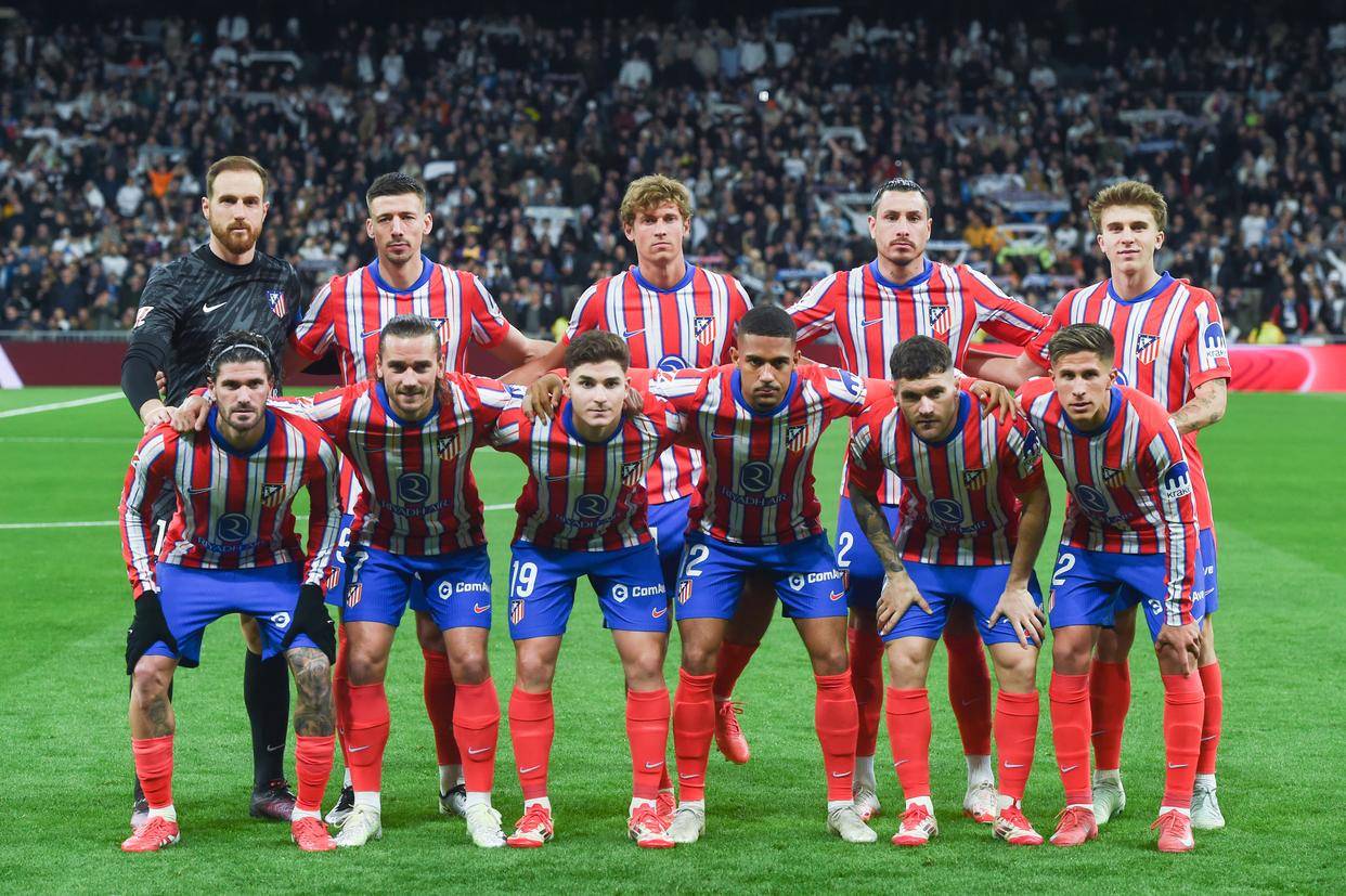 C罗一家海边度假，乔治娜晒比基尼展示性感身材