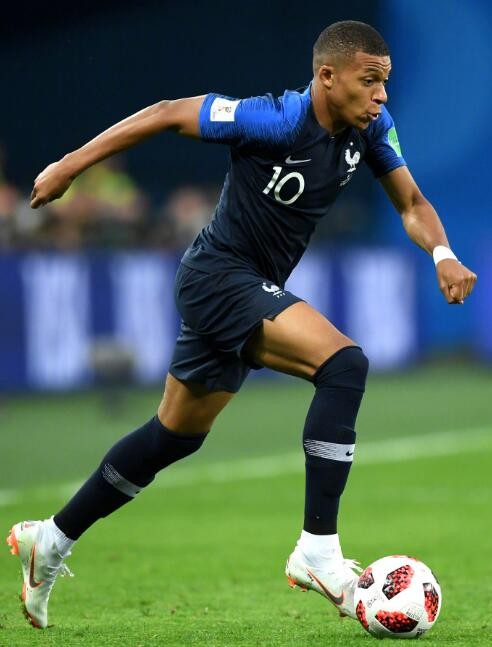 英超第15轮：B费2射1传姆伯莫芒特破门 曼联4-1狼队