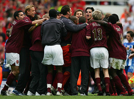 签下多纳鲁马是曼联复兴的信号，新管理层和老八一样高瞻远瞩