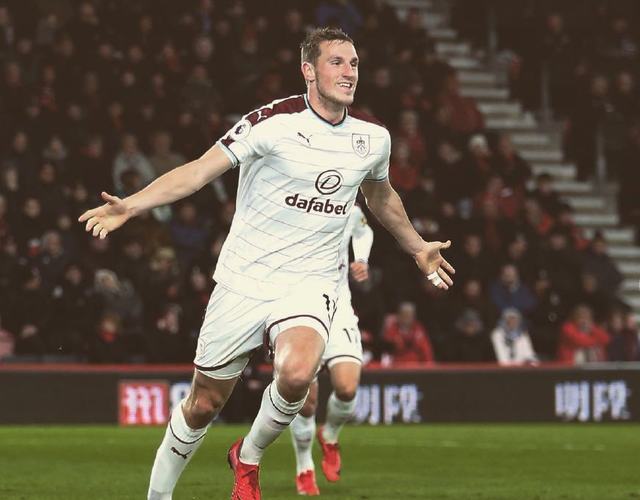 吉拉西无缘2025非洲足球先生奖，他的哥哥在社媒表达不满（吉拉西落选2025非洲足球先生，哥哥在社媒发声不满）