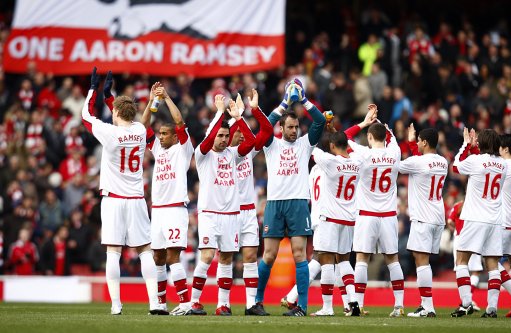 克莱顿替补6中5轰12分，爵士半场唯一上双球员