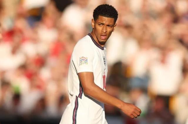 浙江稠州五人得分上双力克新疆，小组第一出线