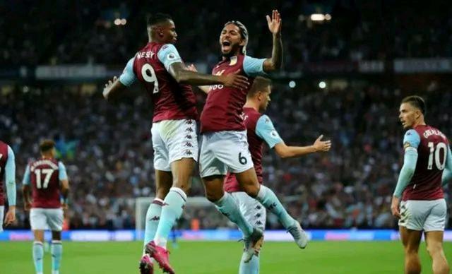 孔帕尼：很高兴戴维斯能及时回归，卡尔攻防两端都非常出色