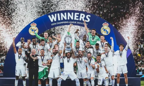 利物浦vs利兹首发：萨拉赫连续三场替补，埃基蒂克、维尔茨先发