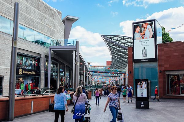 马卡：皇马密切关注科莫后卫拉蒙，英超多队也展开考察（据马卡报：皇马考察科莫后卫拉蒙，英超多队同样关注）