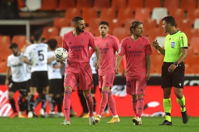 国乒8-2胜法国，产生了3大不可思议，王楚钦救场，王皓脸色铁青