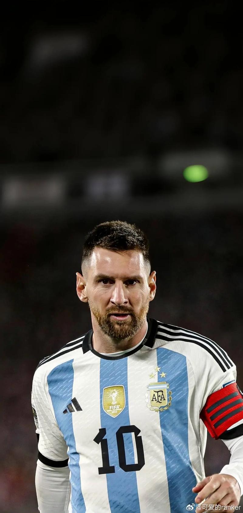 热闻｜B费一传两射造两大神迹！曼联客场4-1大胜狼队升至英超第六（快讯｜B费梅开二度+助攻创两项纪录，曼联客场4-1狼队升至英超第六）